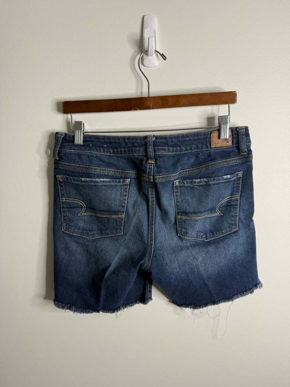 American Eagle Skinny Bermuda Jean Shorts size 12 - Picture 6 of 7